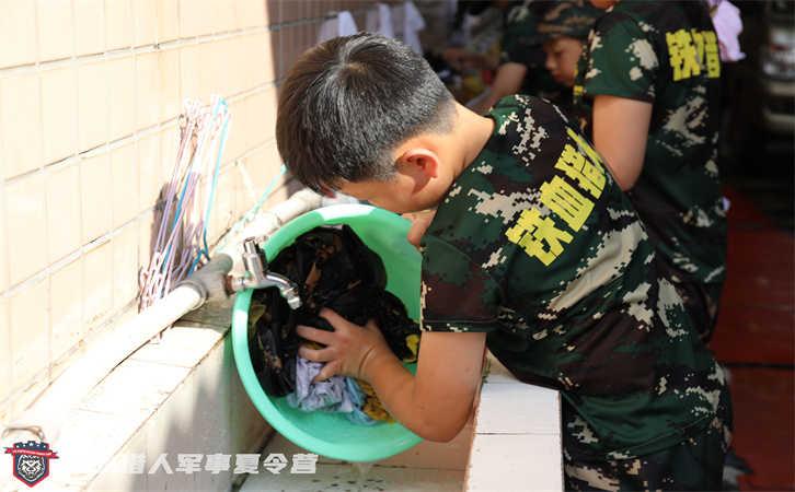 铁血猎人军事夏令营图片 (24).jpg
