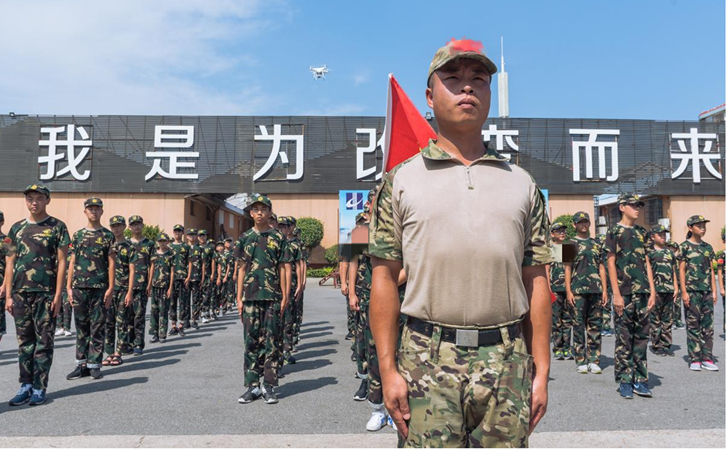 工作人员.png