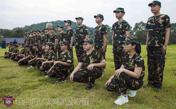 铁血猎人军事夏令营图片 (13).jpg